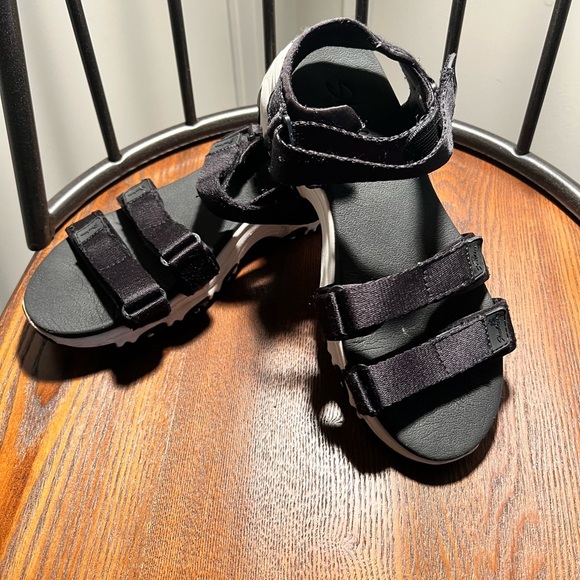 Skechers Black Strap Sandals - Picture 2 of 5